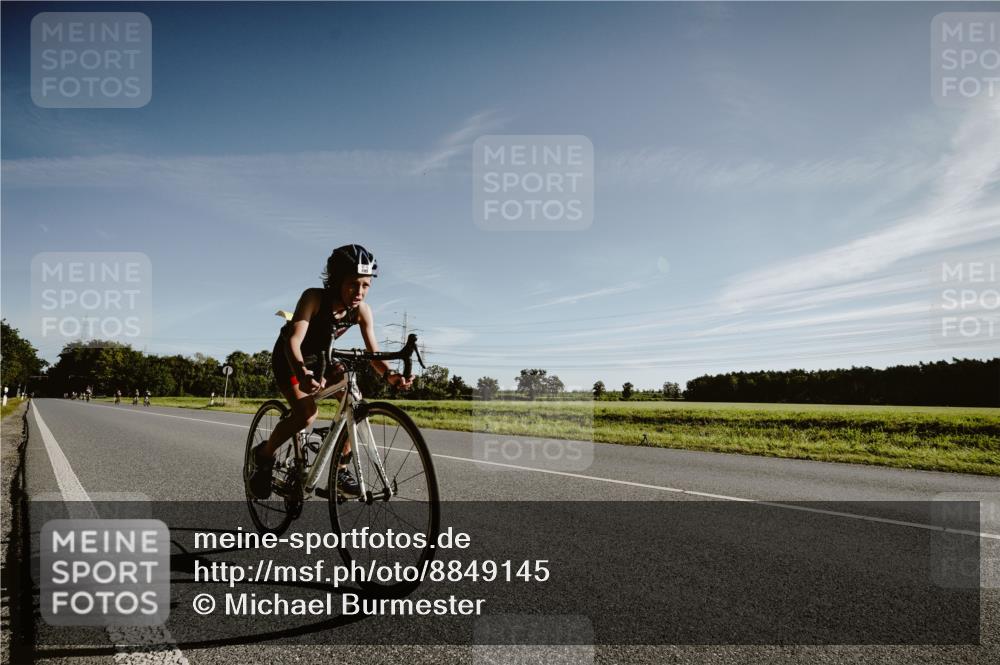 07.09.2025 - 19. Norderstedt Triathlon Michael Burmester http://msf.ph/oto/8849145 07.09.2025 09:38:17 Radfahren 595 meine-sportfotos.de