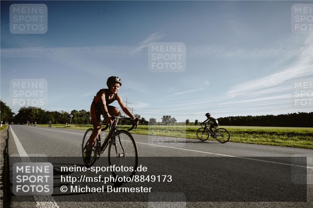 07.09.2025 - 19. Norderstedt Triathlon Michael Burmester http://msf.ph/oto/8849173 07.09.2025 09:38:36 Radfahren 570 meine-sportfotos.de