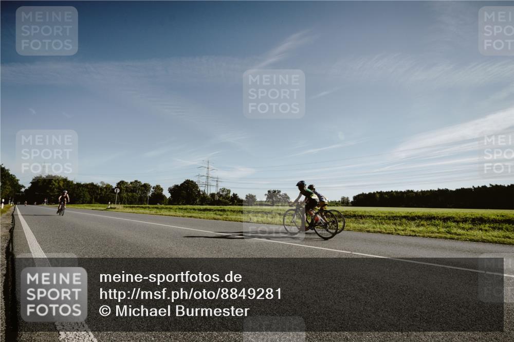07.09.2025 - 19. Norderstedt Triathlon Michael Burmester http://msf.ph/oto/8849281 07.09.2025 09:40:29 Radfahren 554, 577 meine-sportfotos.de
