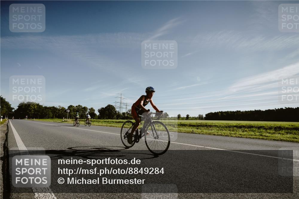 07.09.2025 - 19. Norderstedt Triathlon Michael Burmester http://msf.ph/oto/8849284 07.09.2025 09:40:31 Radfahren 554, 577 meine-sportfotos.de