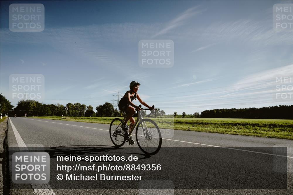 07.09.2025 - 19. Norderstedt Triathlon Michael Burmester http://msf.ph/oto/8849356 07.09.2025 09:41:47 Radfahren 608, 621 meine-sportfotos.de