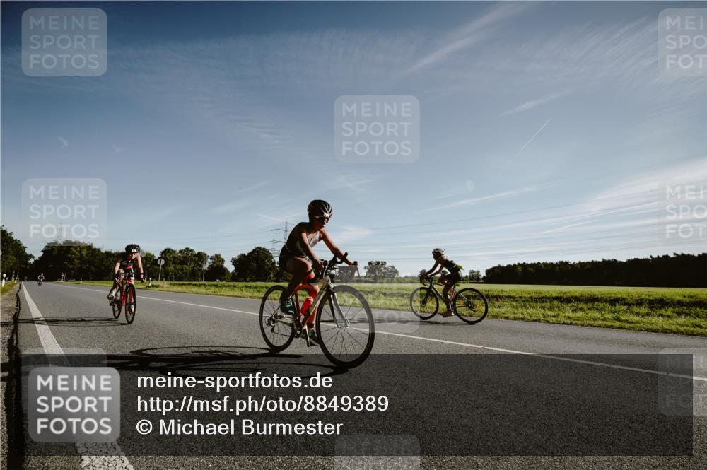 07.09.2025 - 19. Norderstedt Triathlon Michael Burmester http://msf.ph/oto/8849389 07.09.2025 09:43:01 Radfahren 579, 596 meine-sportfotos.de