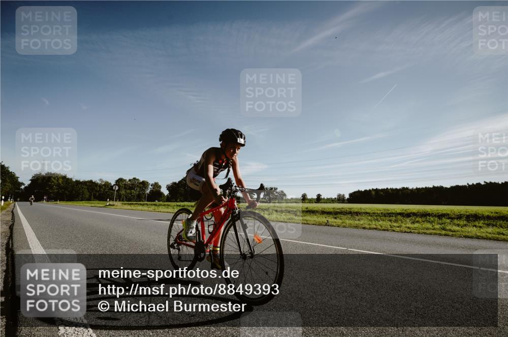 07.09.2025 - 19. Norderstedt Triathlon Michael Burmester http://msf.ph/oto/8849393 07.09.2025 09:43:02 Radfahren 579, 596 meine-sportfotos.de