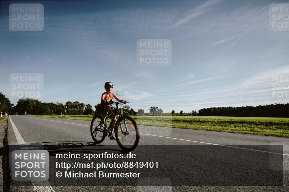 07.09.2025 - 19. Norderstedt Triathlon Michael Burmester http://msf.ph/oto/8849401 07.09.2025 09:43:26 Radfahren 589 meine-sportfotos.de