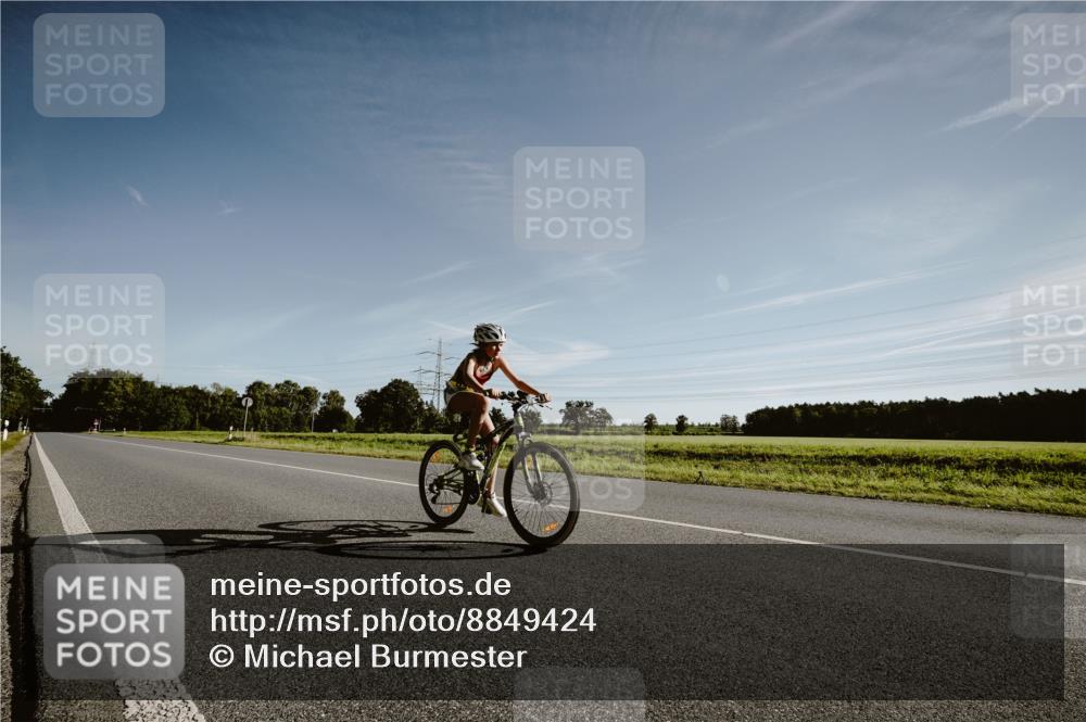07.09.2025 - 19. Norderstedt Triathlon Michael Burmester http://msf.ph/oto/8849424 07.09.2025 09:45:47 Radfahren 620 meine-sportfotos.de