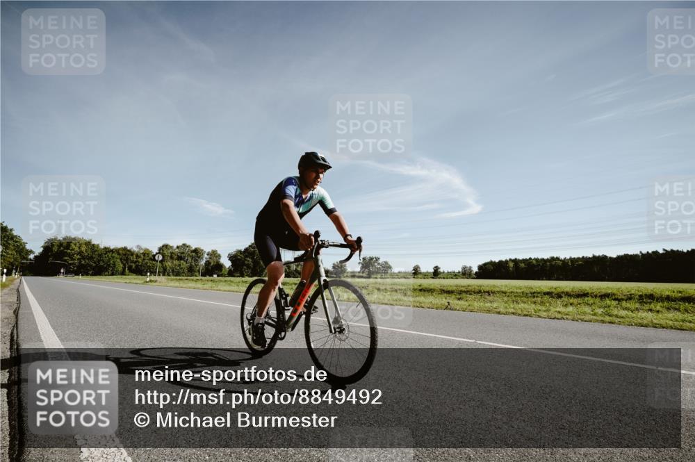 07.09.2025 - 19. Norderstedt Triathlon Michael Burmester http://msf.ph/oto/8849492 07.09.2025 10:23:43 Radfahren 1127 meine-sportfotos.de