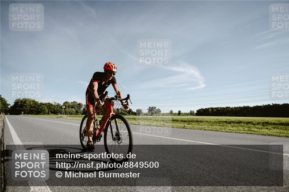 07.09.2025 - 19. Norderstedt Triathlon Michael Burmester http://msf.ph/oto/8849500 07.09.2025 10:24:52 Radfahren 1148 meine-sportfotos.de