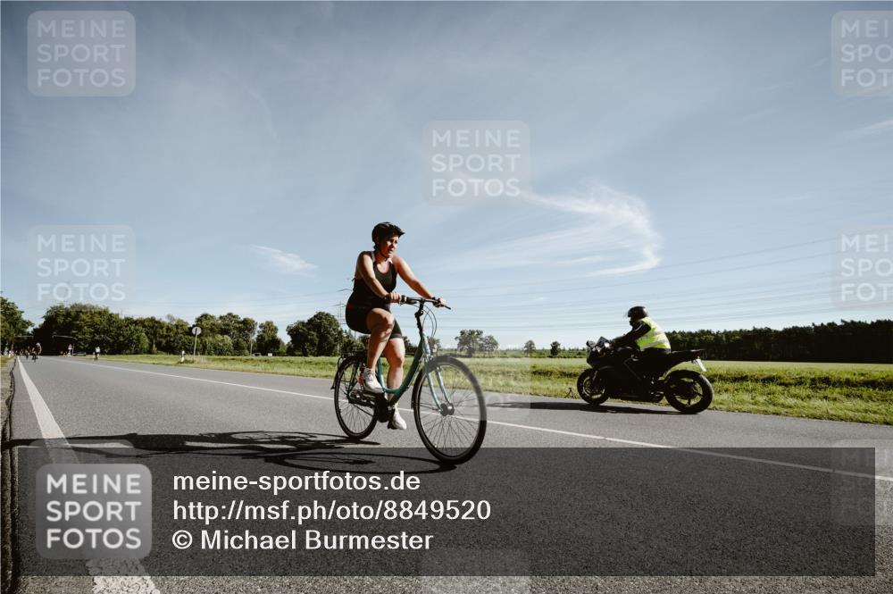 07.09.2025 - 19. Norderstedt Triathlon Michael Burmester http://msf.ph/oto/8849520 07.09.2025 10:26:06 Radfahren 1118 meine-sportfotos.de