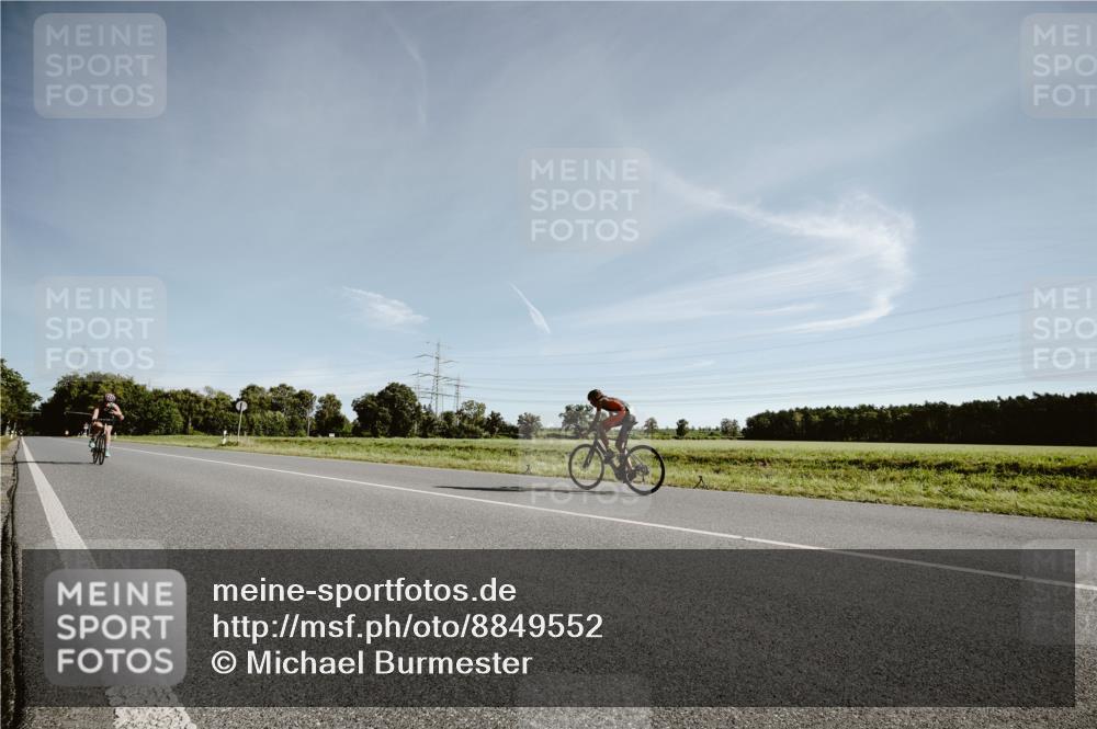 07.09.2025 - 19. Norderstedt Triathlon Michael Burmester http://msf.ph/oto/8849552 07.09.2025 10:28:56 Radfahren 1141 meine-sportfotos.de