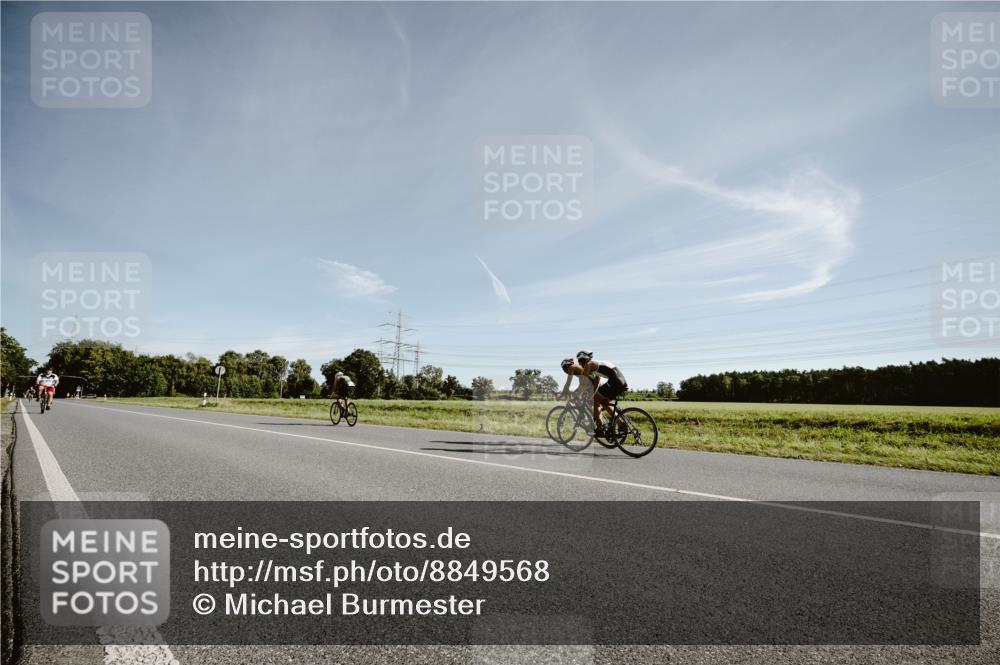 07.09.2025 - 19. Norderstedt Triathlon Michael Burmester http://msf.ph/oto/8849568 07.09.2025 10:29:31 Radfahren 1126 meine-sportfotos.de