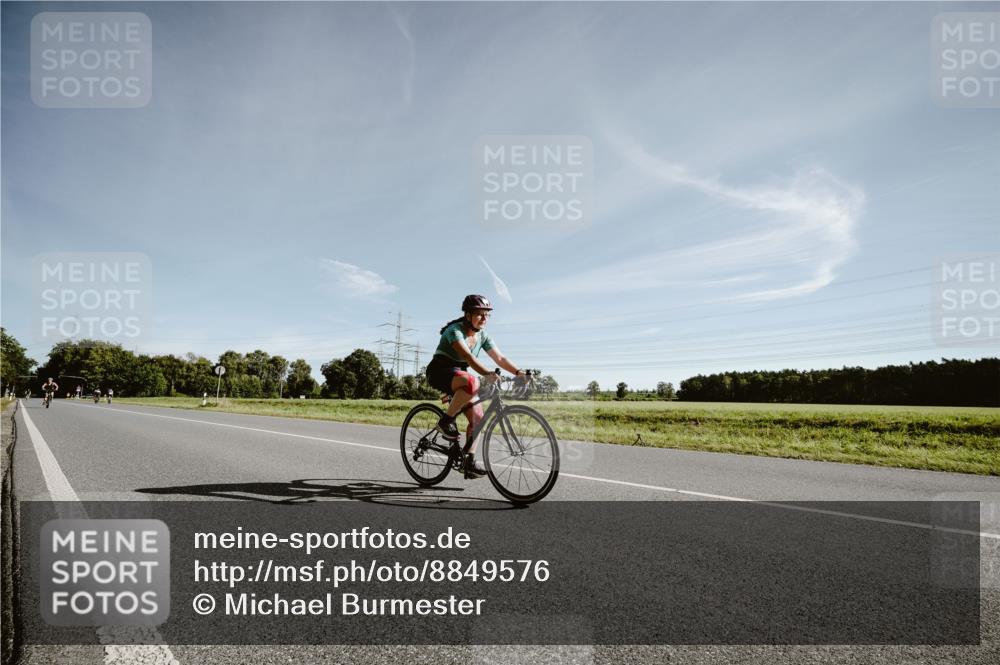 07.09.2025 - 19. Norderstedt Triathlon Michael Burmester http://msf.ph/oto/8849576 07.09.2025 10:29:37 Radfahren 1126, 1143 meine-sportfotos.de
