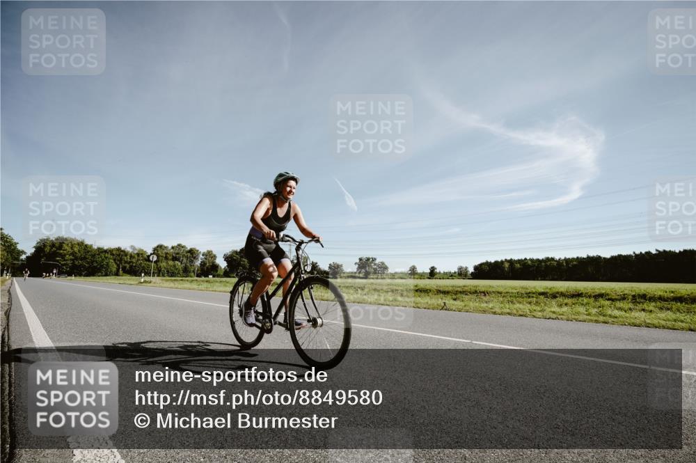 07.09.2025 - 19. Norderstedt Triathlon Michael Burmester http://msf.ph/oto/8849580 07.09.2025 10:29:42 Radfahren 1146 meine-sportfotos.de