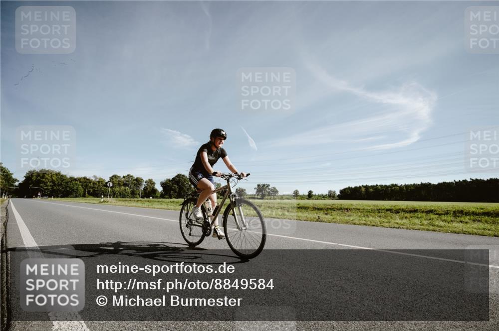 07.09.2025 - 19. Norderstedt Triathlon Michael Burmester http://msf.ph/oto/8849584 07.09.2025 10:29:51 Radfahren 1130 meine-sportfotos.de