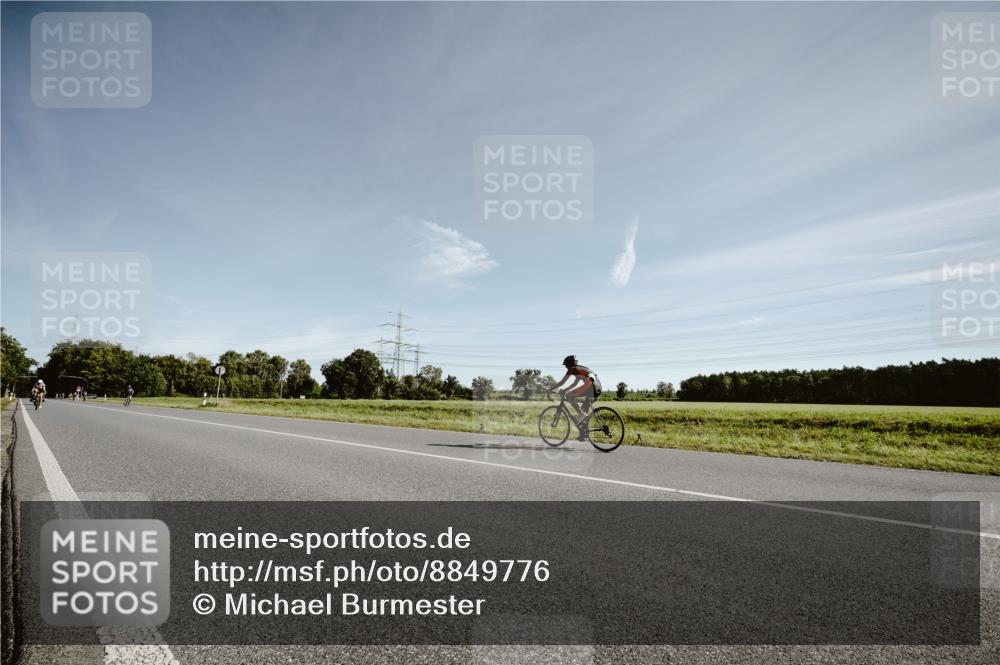 07.09.2025 - 19. Norderstedt Triathlon Michael Burmester http://msf.ph/oto/8849776 07.09.2025 10:35:49 Radfahren 654, 675 meine-sportfotos.de