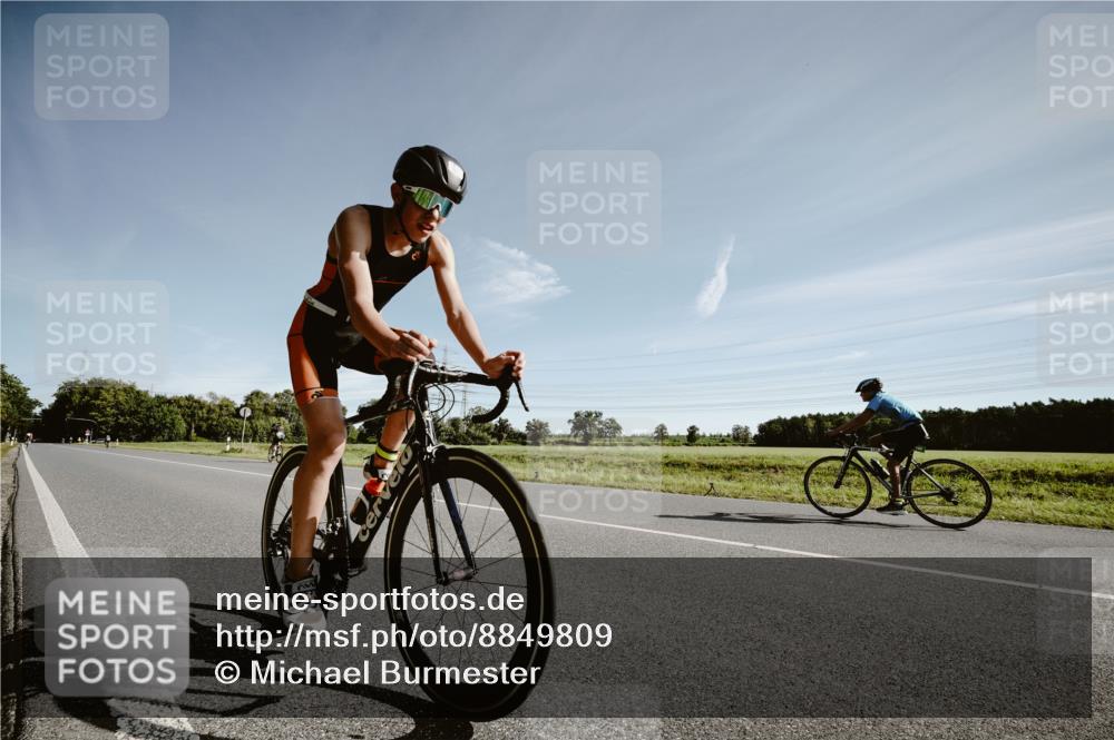 07.09.2025 - 19. Norderstedt Triathlon Michael Burmester http://msf.ph/oto/8849809 07.09.2025 10:36:28 Radfahren 645, 664 meine-sportfotos.de