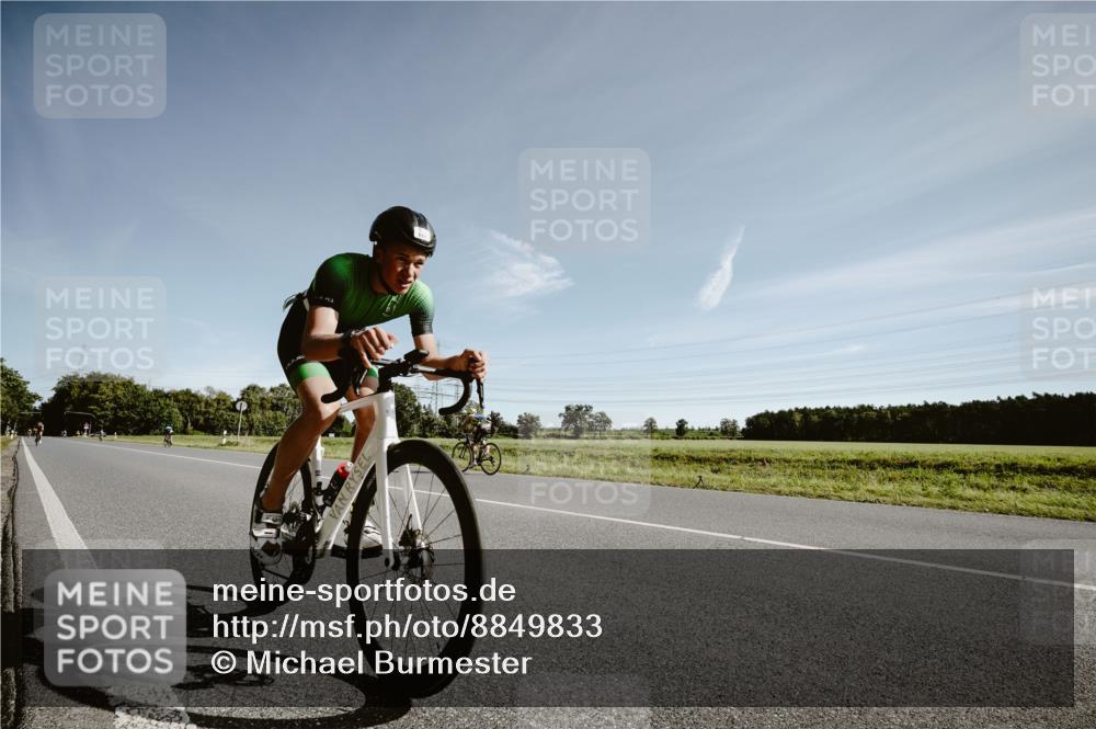 07.09.2025 - 19. Norderstedt Triathlon Michael Burmester http://msf.ph/oto/8849833 07.09.2025 10:37:01 Radfahren 663, 687 meine-sportfotos.de