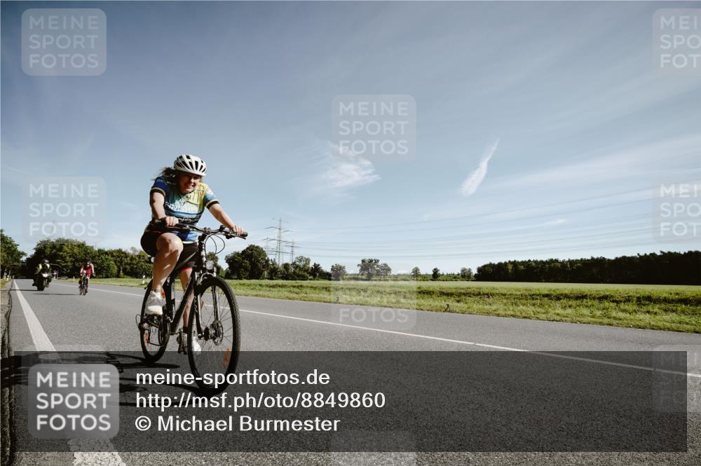 07.09.2025 - 19. Norderstedt Triathlon Michael Burmester http://msf.ph/oto/8849860 07.09.2025 10:37:54 Radfahren 68, 86, 648, 1112 meine-sportfotos.de