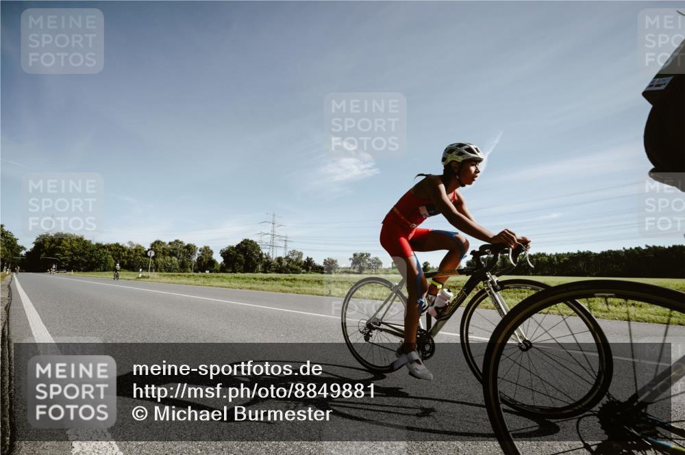 07.09.2025 - 19. Norderstedt Triathlon Michael Burmester http://msf.ph/oto/8849881 07.09.2025 10:38:24 Radfahren 112, 672, 690 meine-sportfotos.de