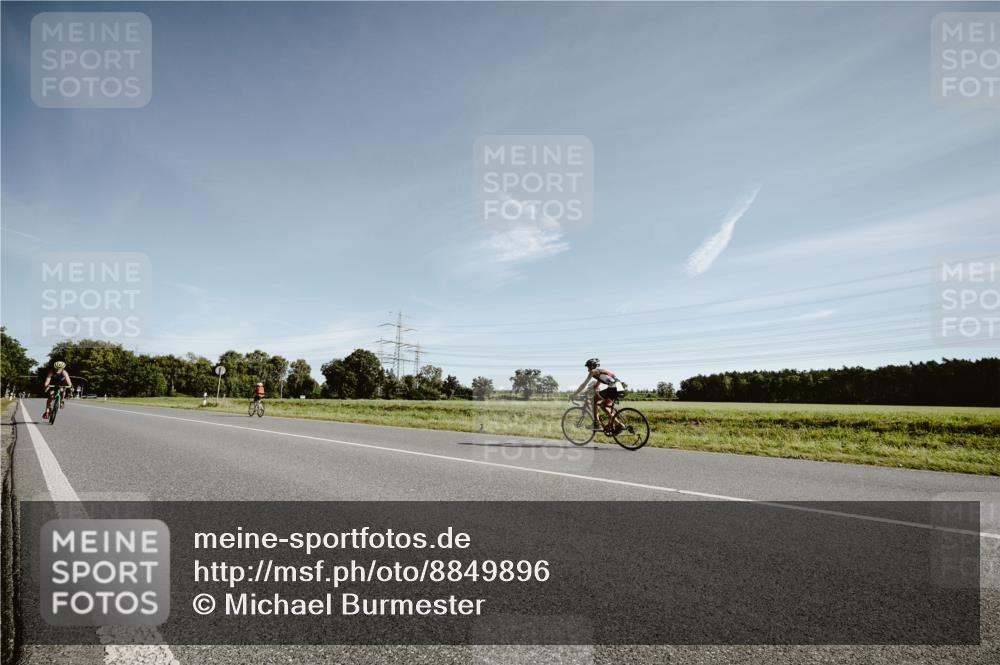 07.09.2025 - 19. Norderstedt Triathlon Michael Burmester http://msf.ph/oto/8849896 07.09.2025 10:39:03 Radfahren 676 meine-sportfotos.de