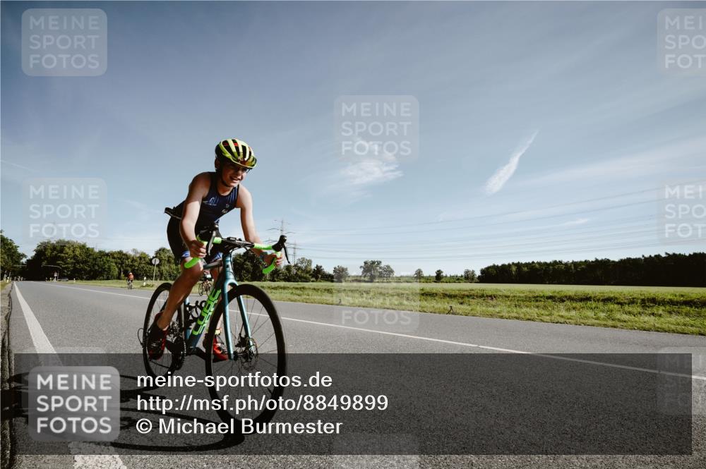 07.09.2025 - 19. Norderstedt Triathlon Michael Burmester http://msf.ph/oto/8849899 07.09.2025 10:39:04 Radfahren 676 meine-sportfotos.de