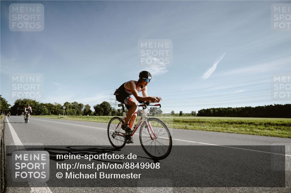 07.09.2025 - 19. Norderstedt Triathlon Michael Burmester http://msf.ph/oto/8849908 07.09.2025 10:39:22 Radfahren 661, 684 meine-sportfotos.de