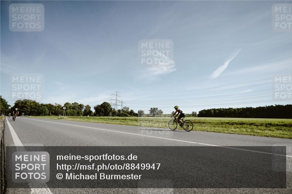 07.09.2025 - 19. Norderstedt Triathlon Michael Burmester http://msf.ph/oto/8849947 07.09.2025 10:40:22 Radfahren 64, 108, 651, 678 meine-sportfotos.de