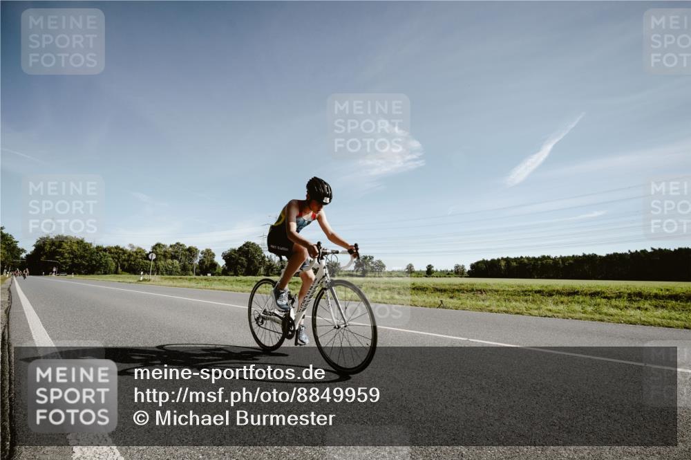 07.09.2025 - 19. Norderstedt Triathlon Michael Burmester http://msf.ph/oto/8849959 07.09.2025 10:40:46 Radfahren 102 meine-sportfotos.de