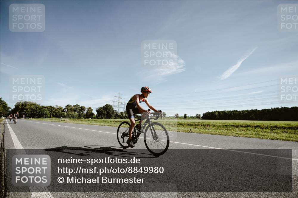 07.09.2025 - 19. Norderstedt Triathlon Michael Burmester http://msf.ph/oto/8849980 07.09.2025 10:41:02 Radfahren 57, 70, 89, 669 meine-sportfotos.de