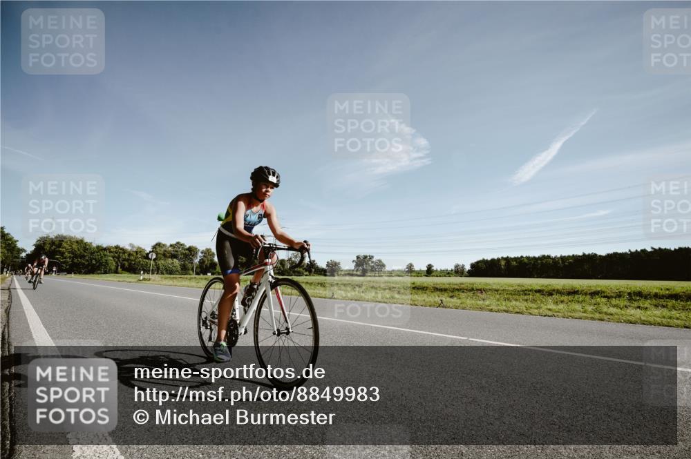 07.09.2025 - 19. Norderstedt Triathlon Michael Burmester http://msf.ph/oto/8849983 07.09.2025 10:41:05 Radfahren 57, 70, 691 meine-sportfotos.de