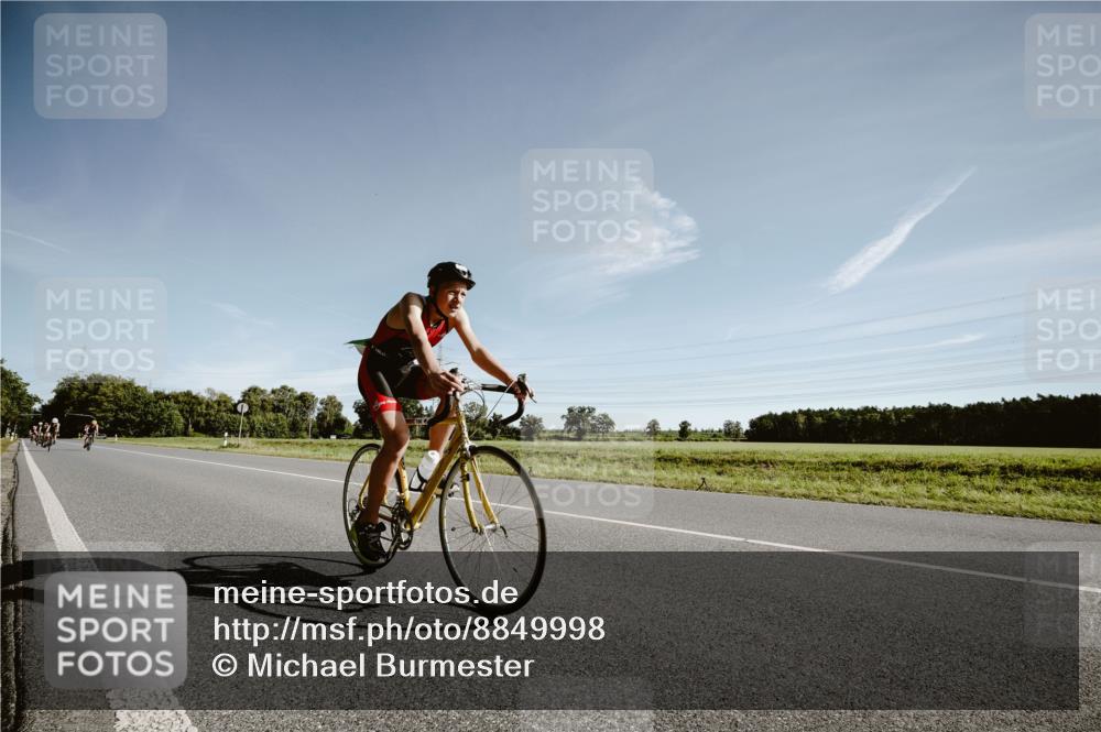 07.09.2025 - 19. Norderstedt Triathlon Michael Burmester http://msf.ph/oto/8849998 07.09.2025 10:41:27 Radfahren 104, 643, 683 meine-sportfotos.de