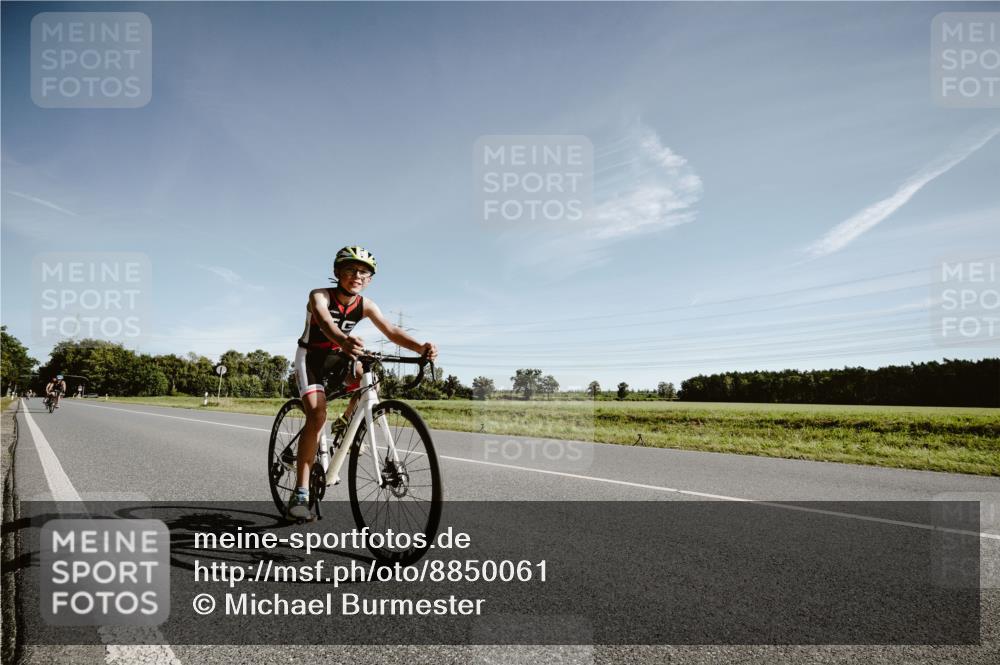 07.09.2025 - 19. Norderstedt Triathlon Michael Burmester http://msf.ph/oto/8850061 07.09.2025 10:43:17 Radfahren 62, 83, 123 meine-sportfotos.de