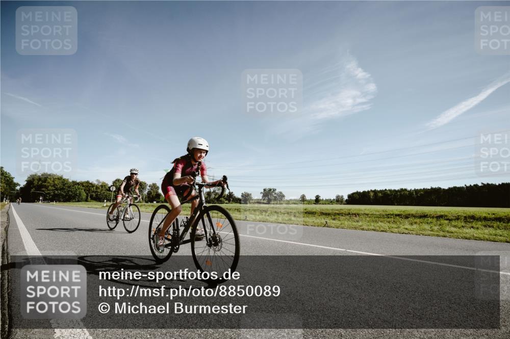 07.09.2025 - 19. Norderstedt Triathlon Michael Burmester http://msf.ph/oto/8850089 07.09.2025 10:44:09 Radfahren 74, 79 meine-sportfotos.de