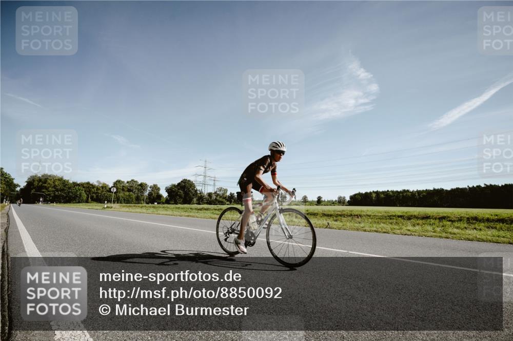 07.09.2025 - 19. Norderstedt Triathlon Michael Burmester http://msf.ph/oto/8850092 07.09.2025 10:44:09 Radfahren 74, 79 meine-sportfotos.de