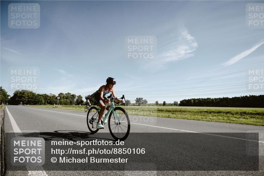 07.09.2025 - 19. Norderstedt Triathlon Michael Burmester http://msf.ph/oto/8850106 07.09.2025 10:44:22 Radfahren 111 meine-sportfotos.de