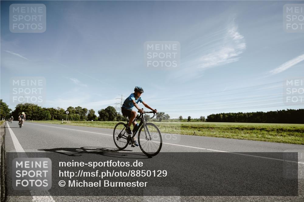 07.09.2025 - 19. Norderstedt Triathlon Michael Burmester http://msf.ph/oto/8850129 07.09.2025 10:45:33 Radfahren 67, 75, 133 meine-sportfotos.de
