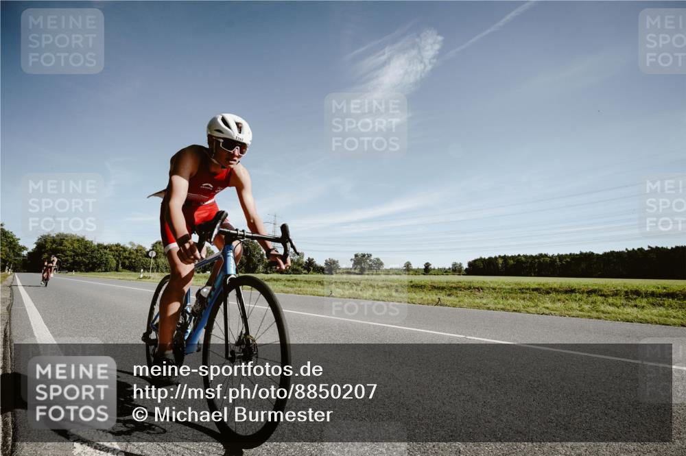 07.09.2025 - 19. Norderstedt Triathlon Michael Burmester http://msf.ph/oto/8850207 07.09.2025 11:01:55 Radfahren 1163, 1165 meine-sportfotos.de