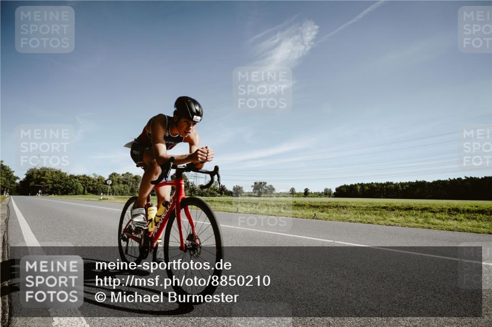 07.09.2025 - 19. Norderstedt Triathlon Michael Burmester http://msf.ph/oto/8850210 07.09.2025 11:01:57 Radfahren 1163, 1165 meine-sportfotos.de