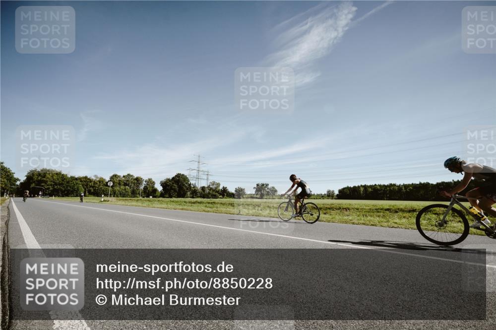 07.09.2025 - 19. Norderstedt Triathlon Michael Burmester http://msf.ph/oto/8850228 07.09.2025 11:03:03 Radfahren 225 meine-sportfotos.de