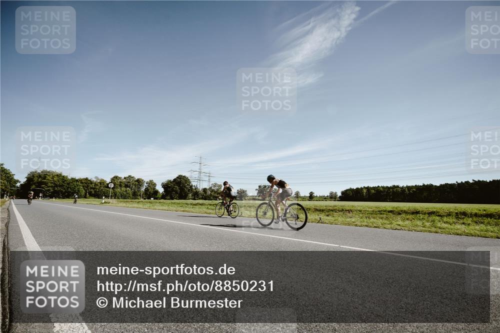07.09.2025 - 19. Norderstedt Triathlon Michael Burmester http://msf.ph/oto/8850231 07.09.2025 11:03:04 Radfahren 225 meine-sportfotos.de