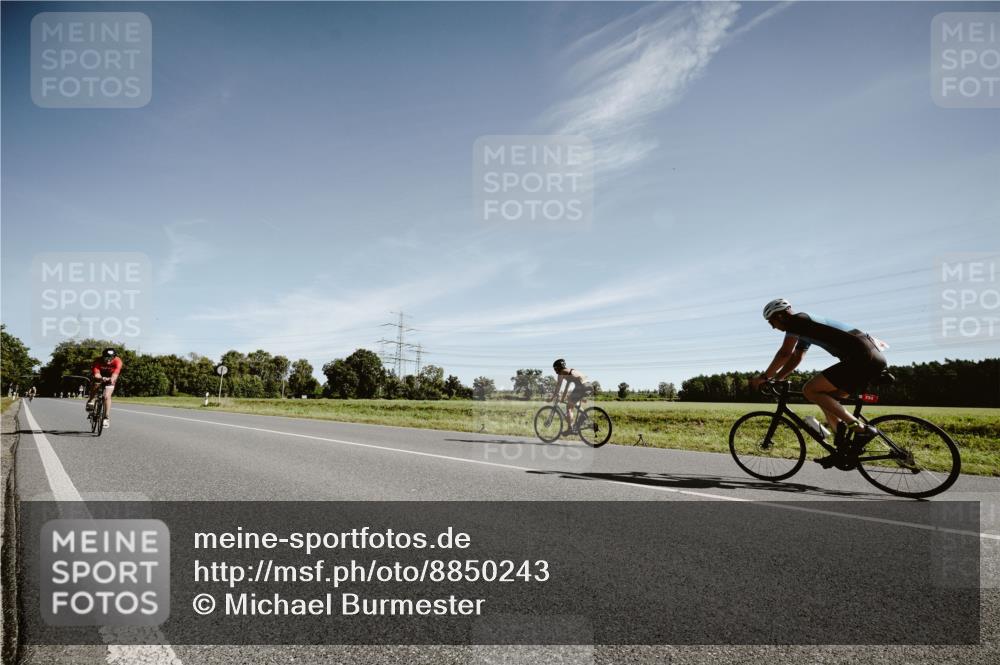 07.09.2025 - 19. Norderstedt Triathlon Michael Burmester http://msf.ph/oto/8850243 07.09.2025 11:03:20 Radfahren 231, 1335 meine-sportfotos.de