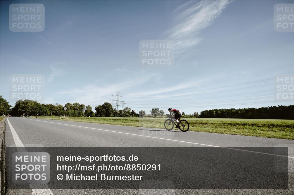 07.09.2025 - 19. Norderstedt Triathlon Michael Burmester http://msf.ph/oto/8850291 07.09.2025 11:04:00 Radfahren  meine-sportfotos.de