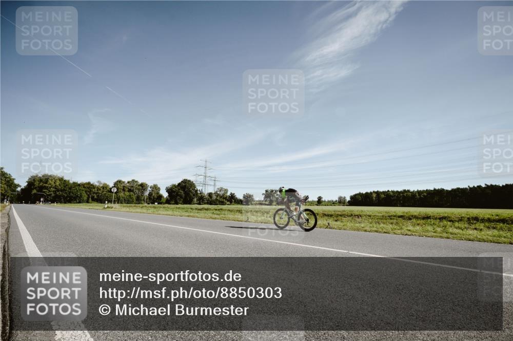 07.09.2025 - 19. Norderstedt Triathlon Michael Burmester http://msf.ph/oto/8850303 07.09.2025 11:04:14 Radfahren  meine-sportfotos.de