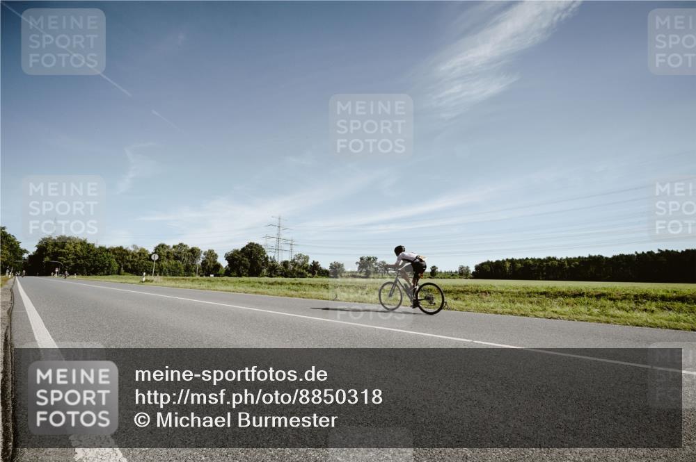 07.09.2025 - 19. Norderstedt Triathlon Michael Burmester http://msf.ph/oto/8850318 07.09.2025 11:05:03 Radfahren  meine-sportfotos.de