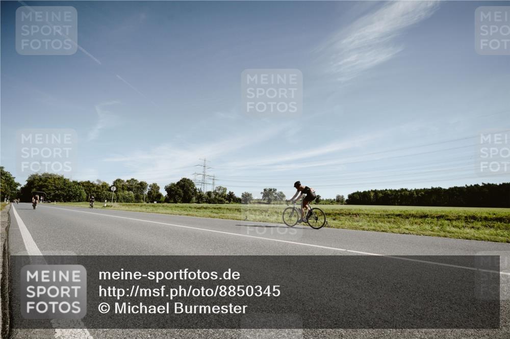 07.09.2025 - 19. Norderstedt Triathlon Michael Burmester http://msf.ph/oto/8850345 07.09.2025 11:05:49 Radfahren 1341 meine-sportfotos.de