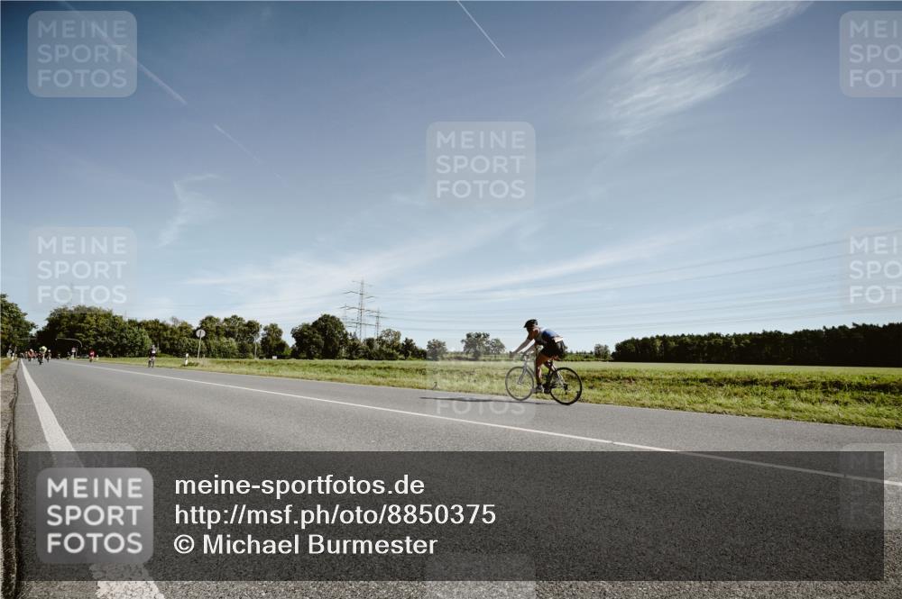 07.09.2025 - 19. Norderstedt Triathlon Michael Burmester http://msf.ph/oto/8850375 07.09.2025 11:06:23 Radfahren 200, 1208 meine-sportfotos.de