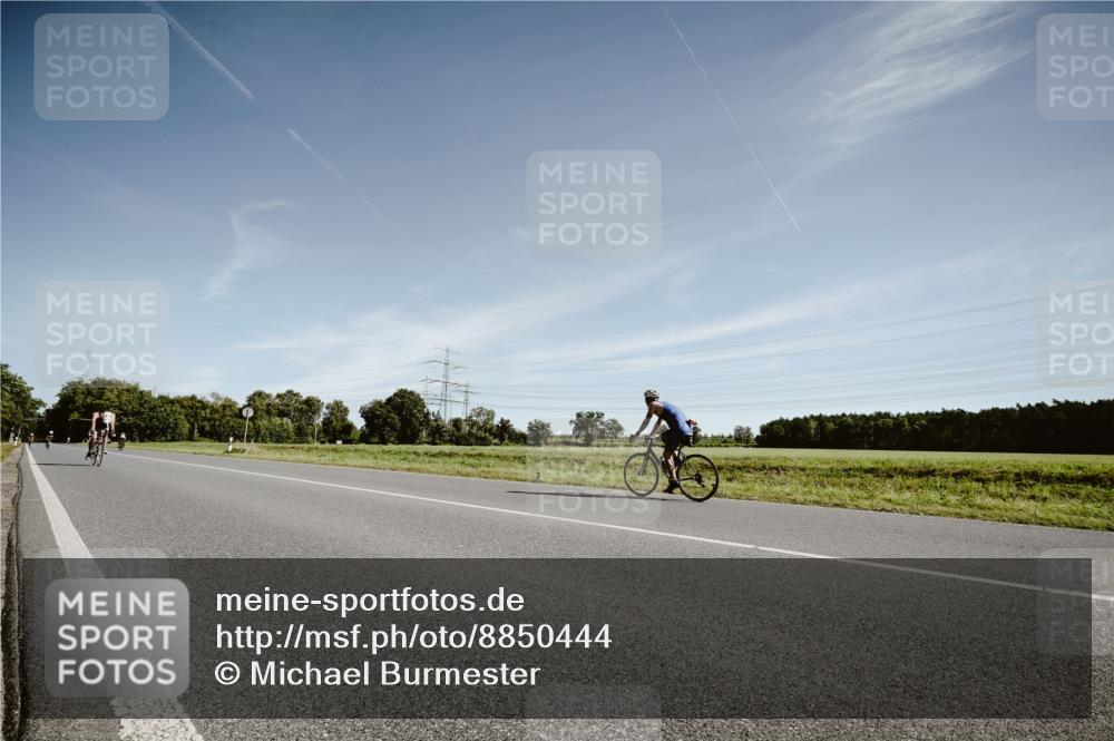 07.09.2025 - 19. Norderstedt Triathlon Michael Burmester http://msf.ph/oto/8850444 07.09.2025 11:07:39 Radfahren 1186 meine-sportfotos.de