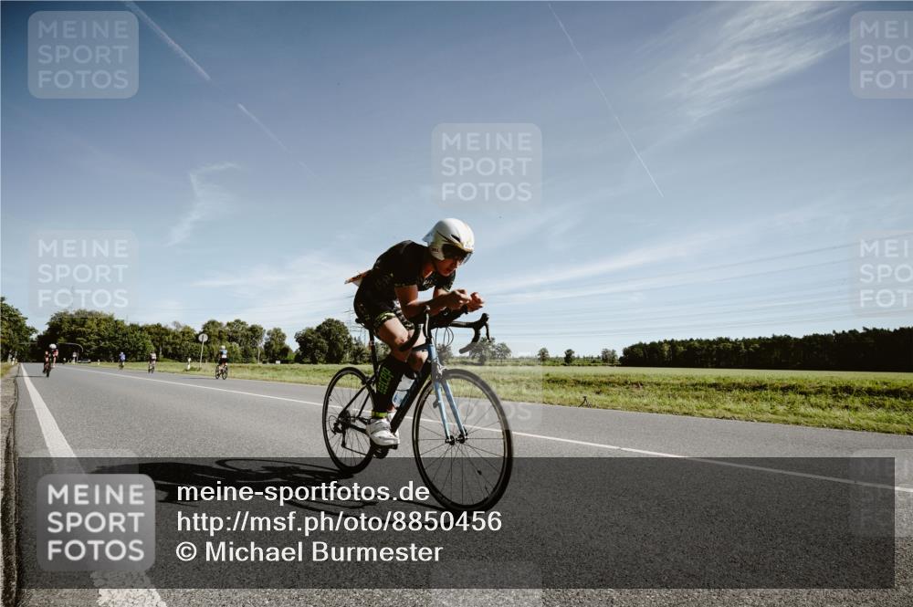 07.09.2025 - 19. Norderstedt Triathlon Michael Burmester http://msf.ph/oto/8850456 07.09.2025 11:07:45 Radfahren 1175, 1177 meine-sportfotos.de
