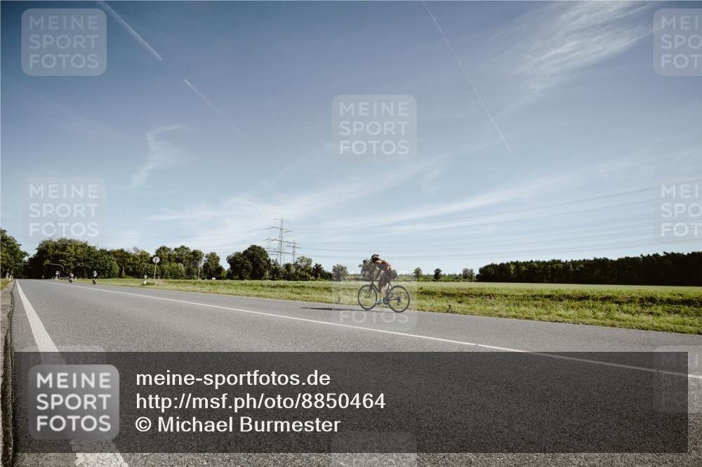 07.09.2025 - 19. Norderstedt Triathlon Michael Burmester http://msf.ph/oto/8850464 07.09.2025 11:07:48 Radfahren 1175, 1177 meine-sportfotos.de