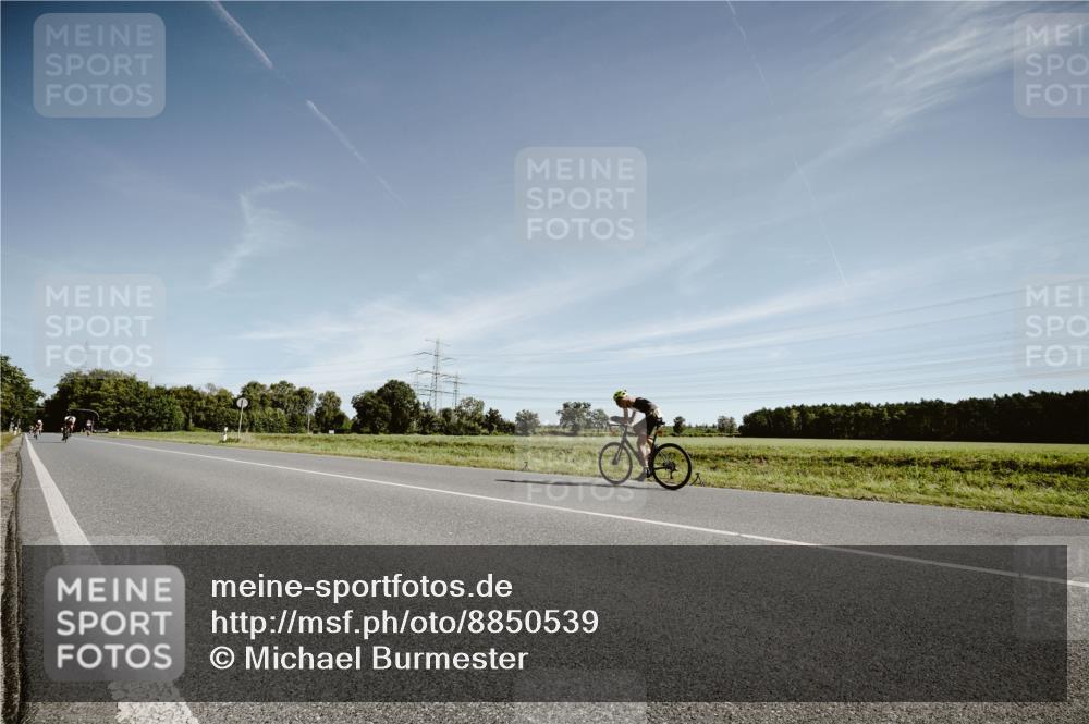 07.09.2025 - 19. Norderstedt Triathlon Michael Burmester http://msf.ph/oto/8850539 07.09.2025 11:08:48 Radfahren 276, 1155 meine-sportfotos.de