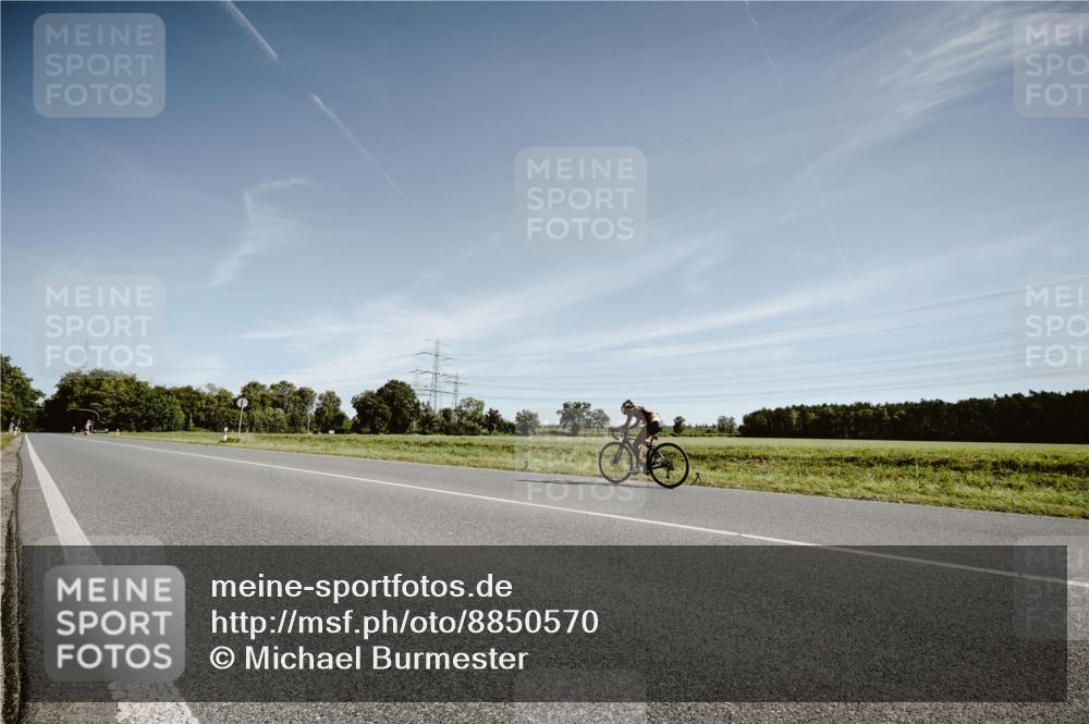 07.09.2025 - 19. Norderstedt Triathlon Michael Burmester http://msf.ph/oto/8850570 07.09.2025 11:09:02 Radfahren 284 meine-sportfotos.de